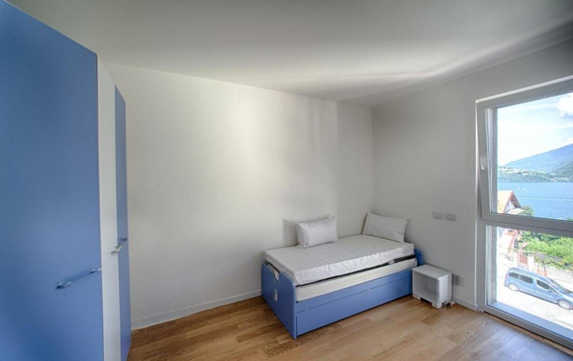 Modern Apartments Lake View With Pool Musso Екстериор снимка