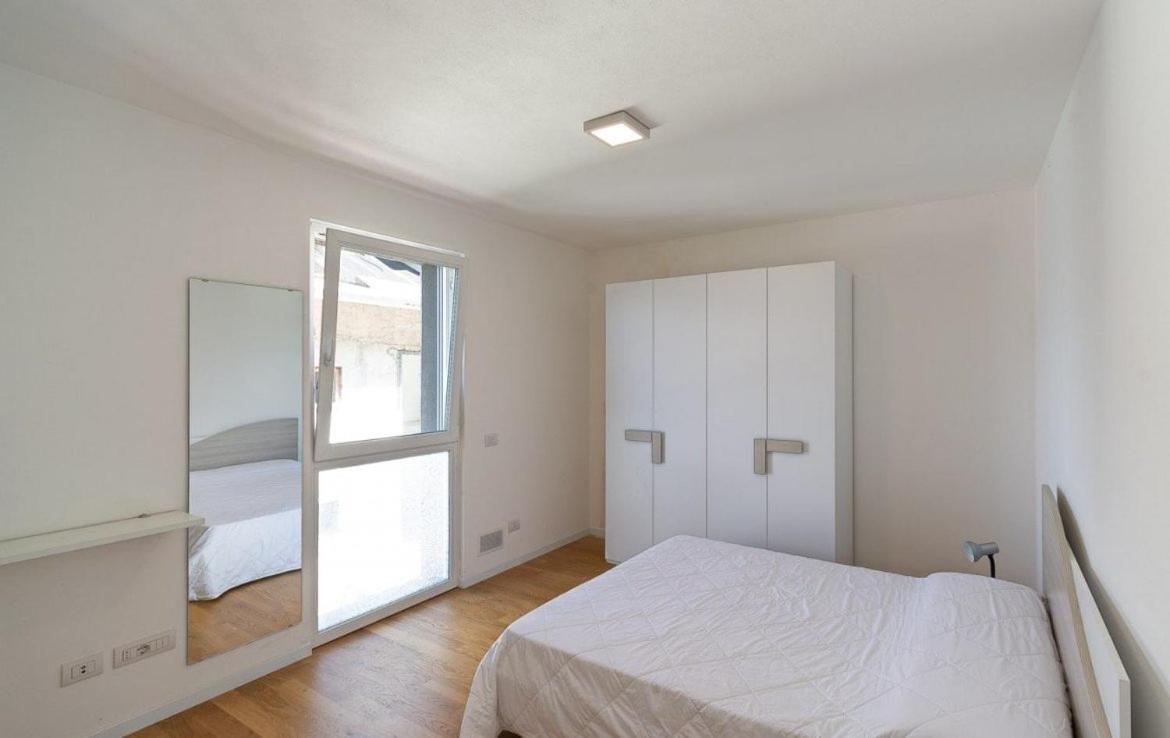 Modern Apartments Lake View With Pool Musso Екстериор снимка