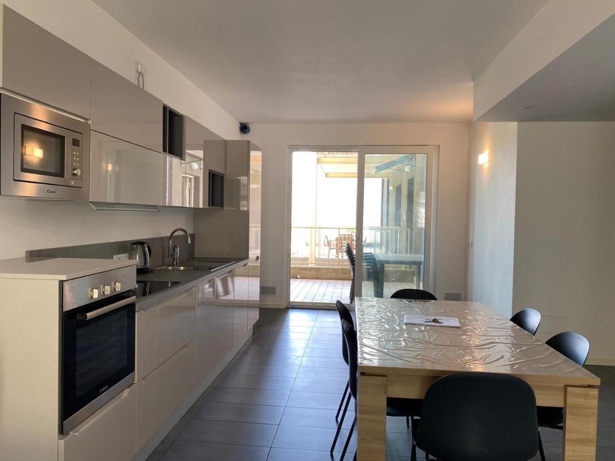 Modern Apartments Lake View With Pool Musso Екстериор снимка
