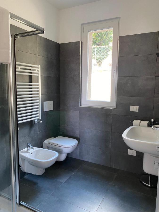 Modern Apartments Lake View With Pool Musso Екстериор снимка