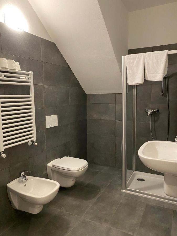Modern Apartments Lake View With Pool Musso Екстериор снимка