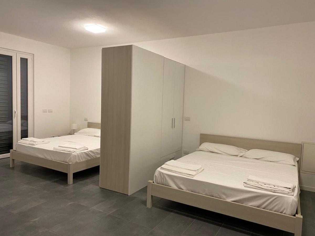 Modern Apartments Lake View With Pool Musso Екстериор снимка